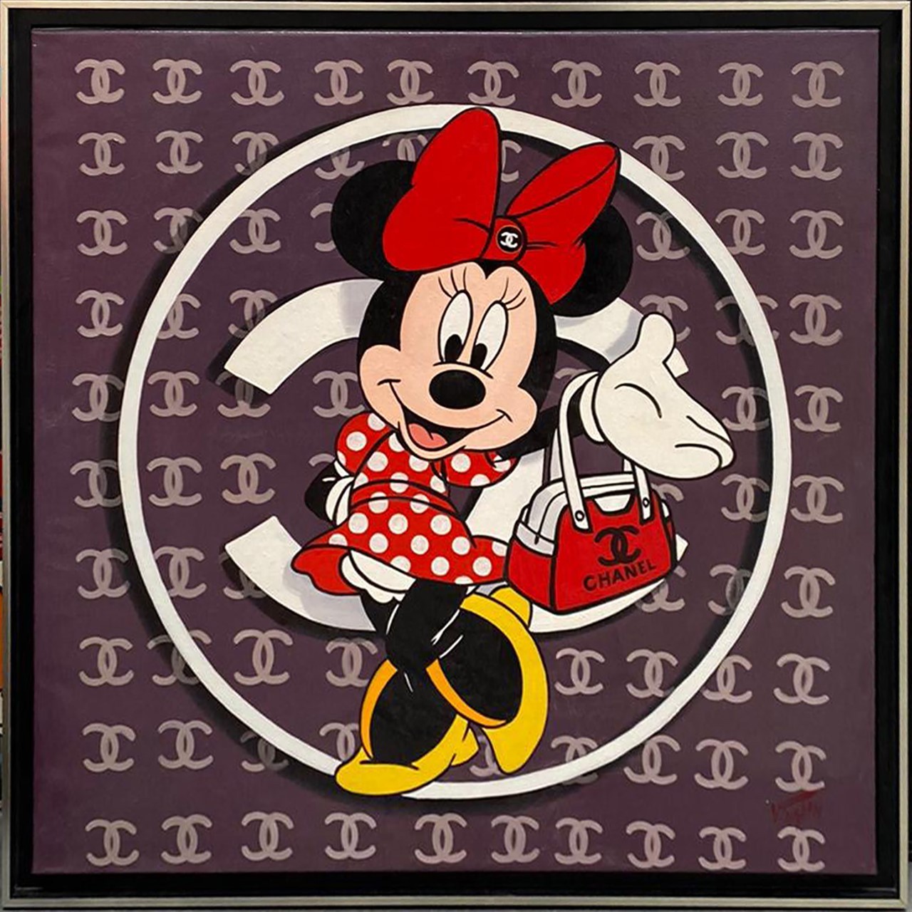 MINNIE ET SON SAC CHANEL